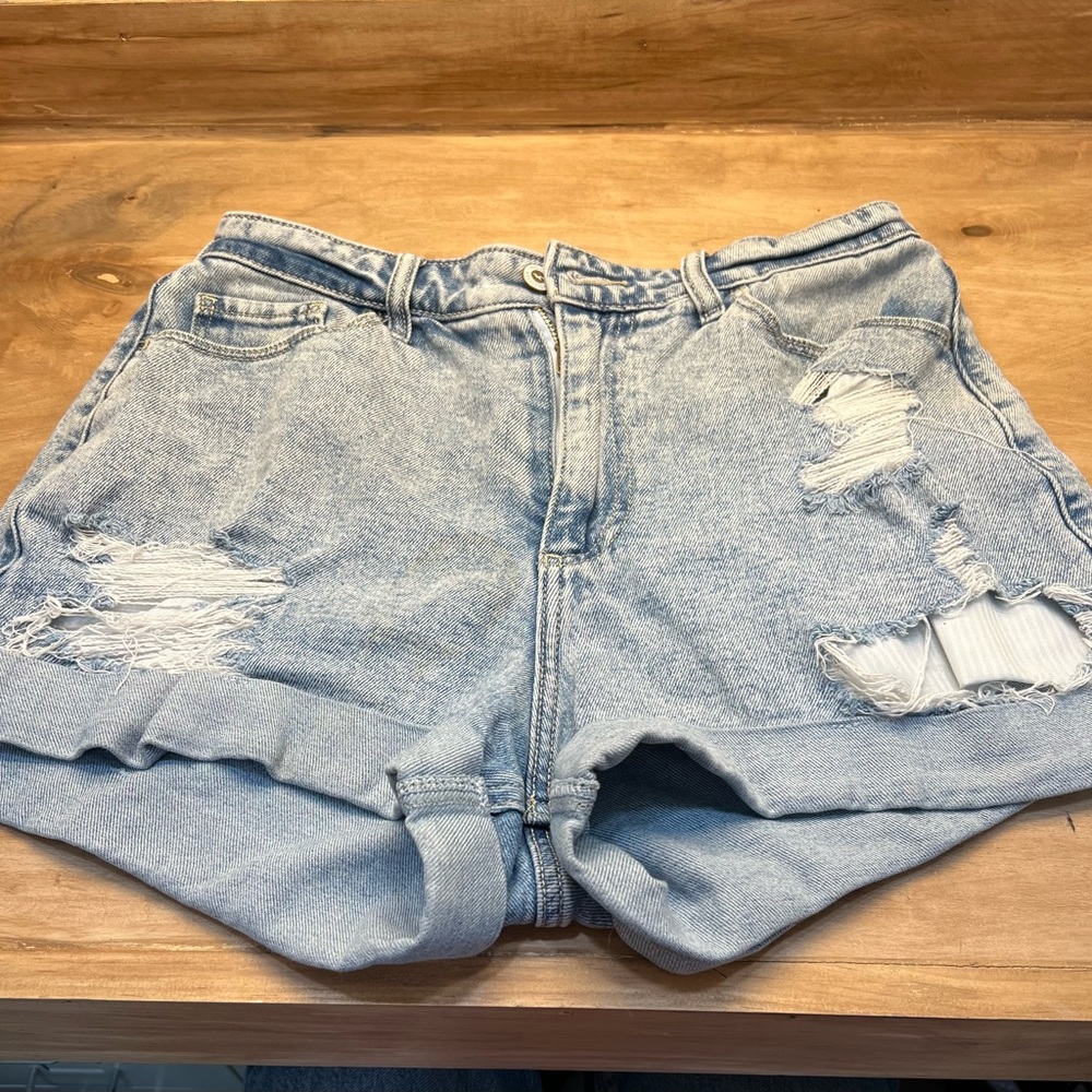 Hollister shorts size 29